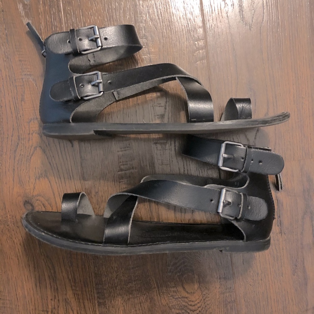 Sandals size 6.5